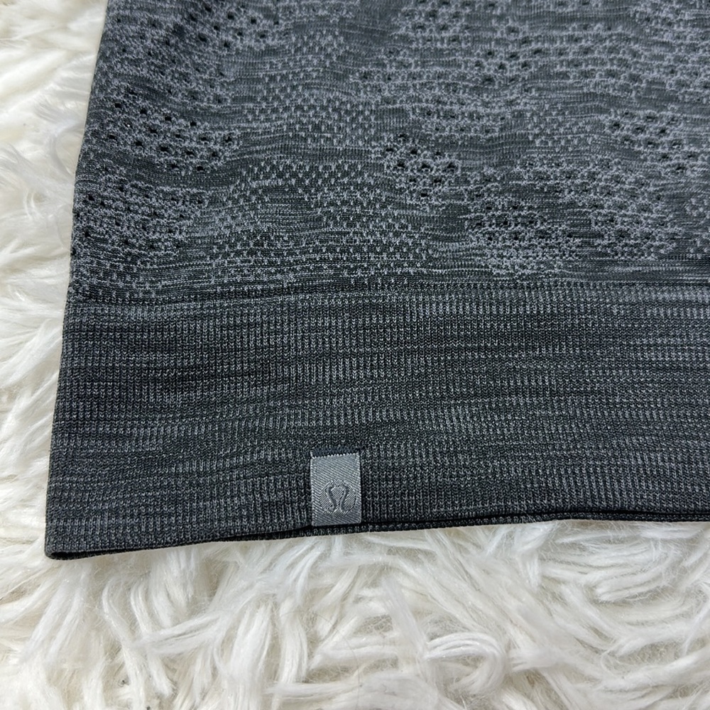 Lululemon Breeze By Muscle Tank Polar Spots Titanium / Black - Picture 6 of 6